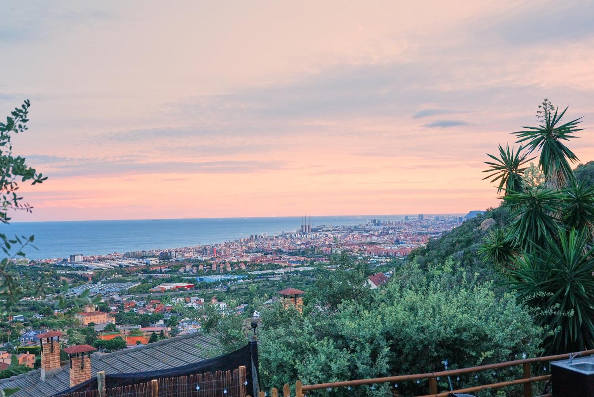 Aaa View Private Terrace Outdoor Heated Hot Tub Family Fun Villa Badalona Kültér fotó